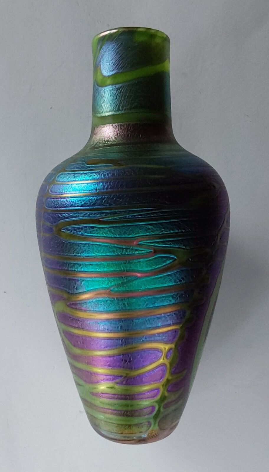 BEAUTIFUL Iridescent ART Glass VASE by  James Norton Calgary Artist MINT Vessel
