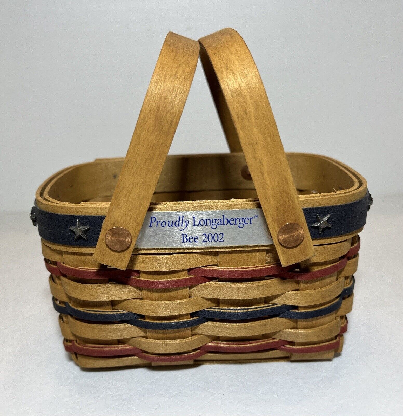 2002 Proudly Longaberger Bee Basket With Swinging Handles