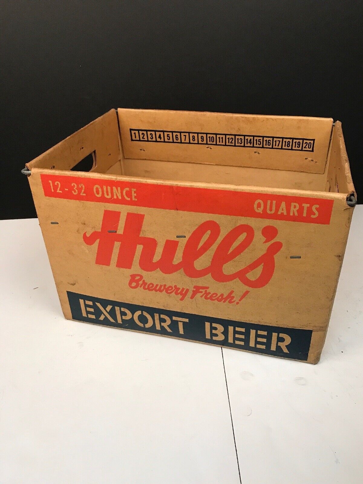 Vintage Hull’s Export Beer 12-32 Oz. Cardboard Beer Bottle Crate