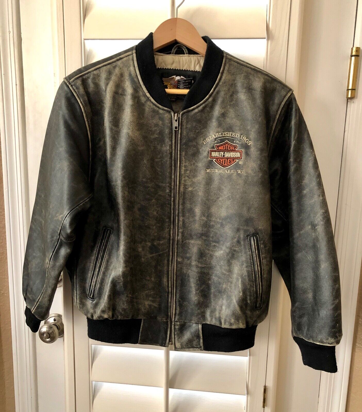 Harley Davidson Milwaukee, WI Distressed Brown Leather Bomber Jacket Youth XXL