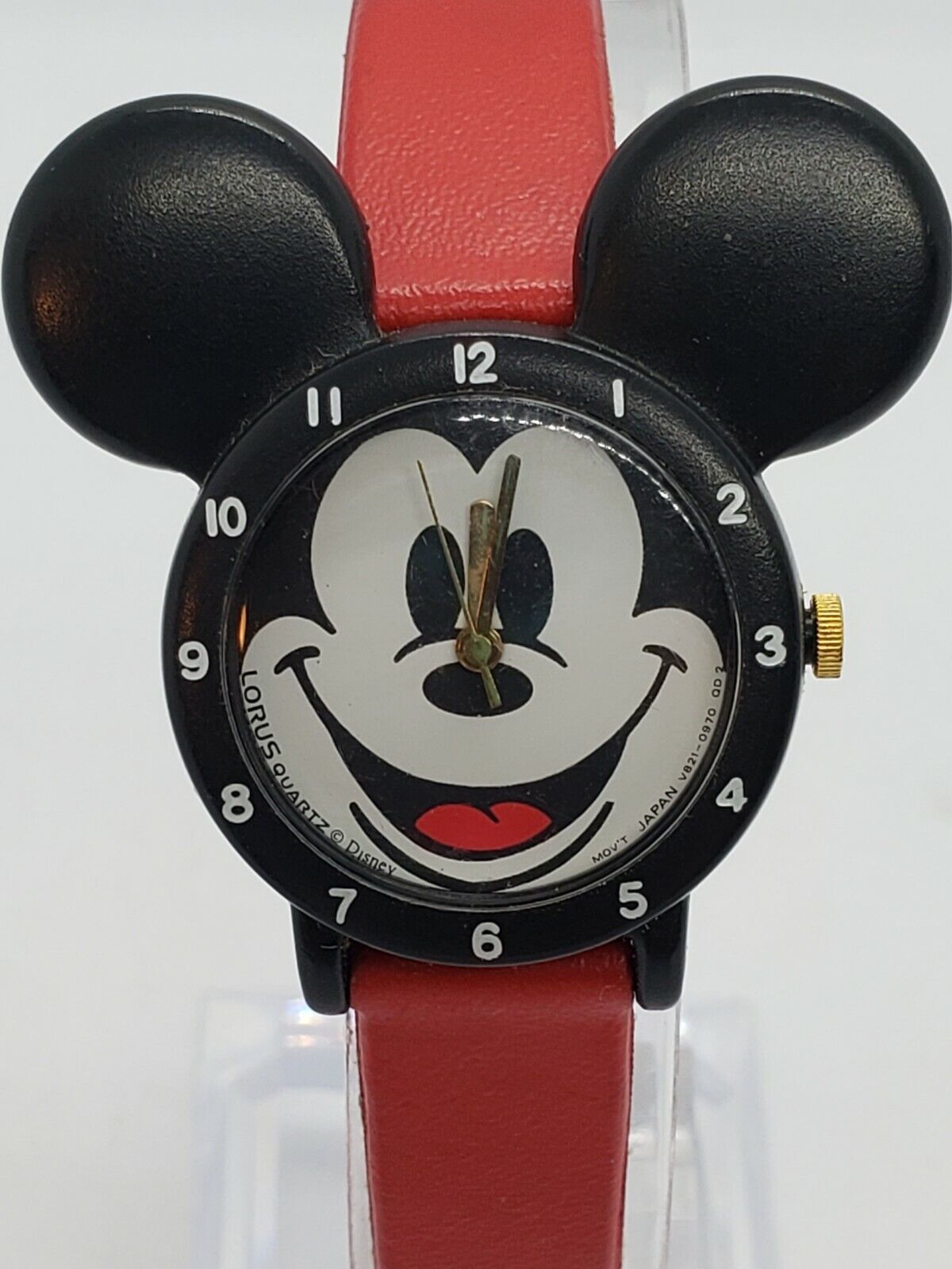 lorus v821-0280 Disney Mickey Mouse Women\'s watch Needs a battery replacement