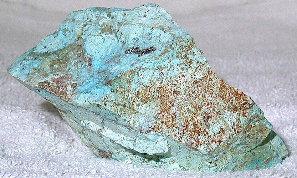 646 Gram 1 Lb 6.9 Oz Sonoran Baby Blue Turquoise In Quartz Cabochon Rough ES5763