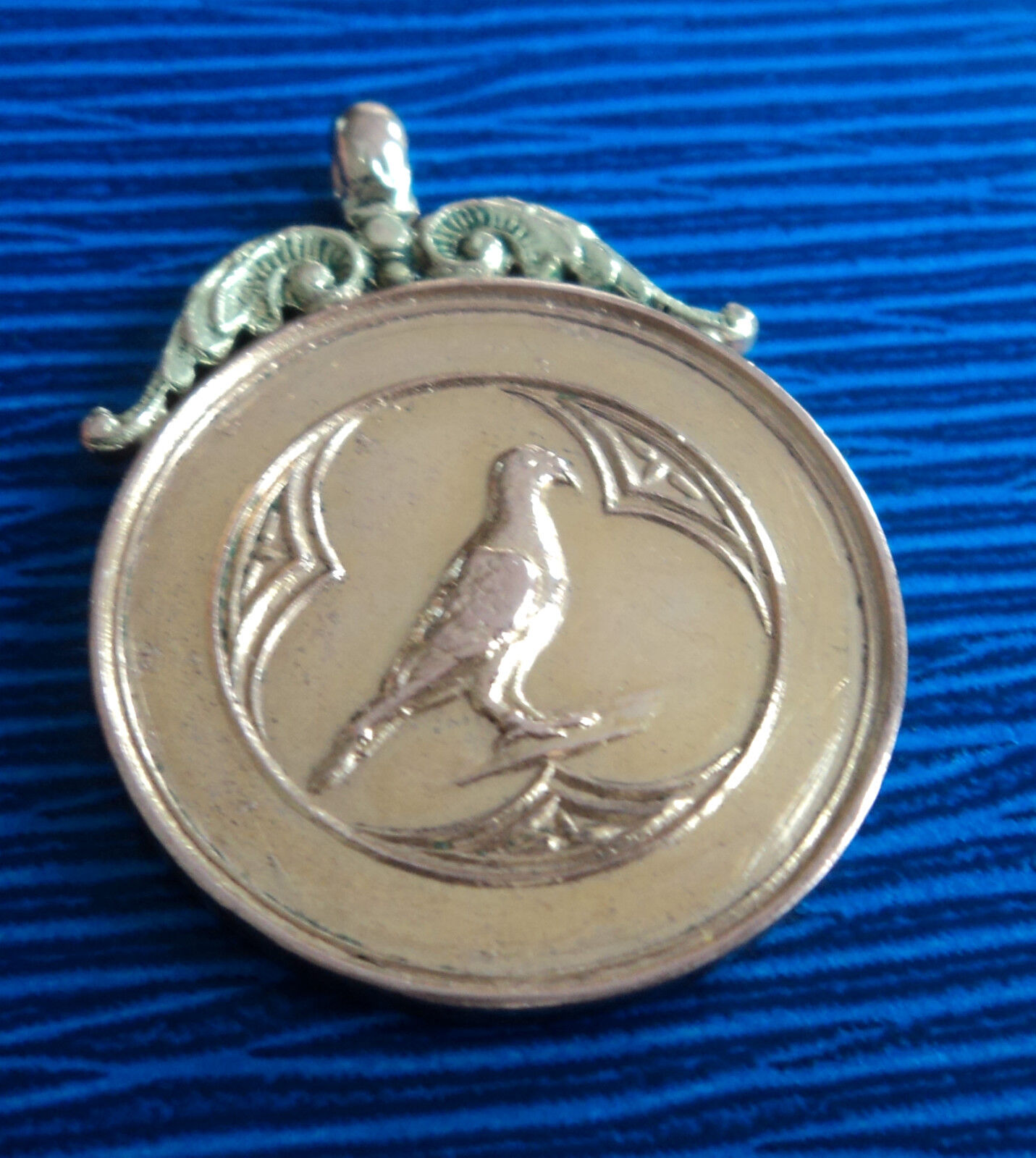Super 9ct Rose & Yellow Gold Pigeon Fob Medal / Pendant 1924 Birmingham