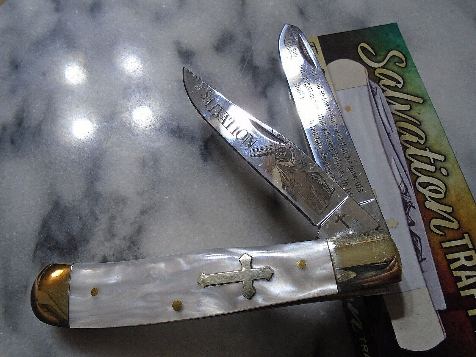 Salvation Cross Trapper 2 Blade Pocket Knife John 3:16 White Pearl Acrylic New