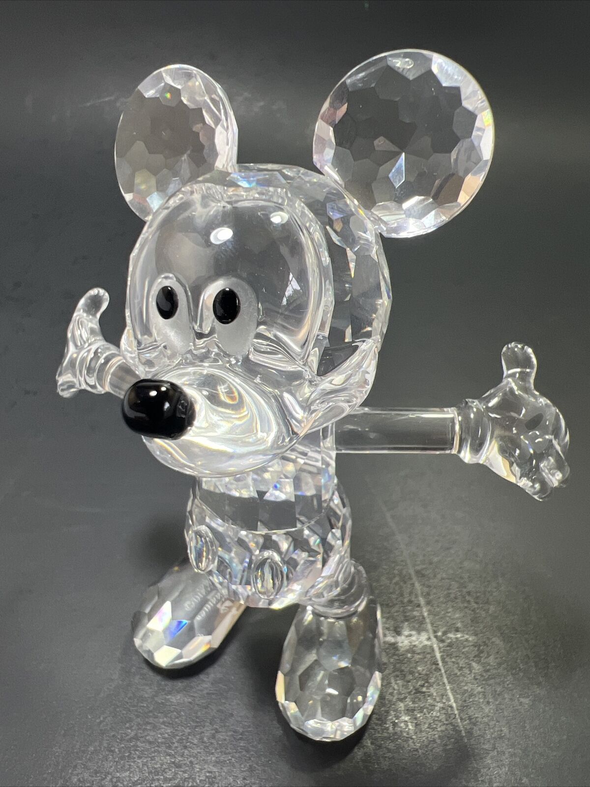 Swarovski Crystal Disney Mickey Mouse Figurine 687414 Showcase Collection