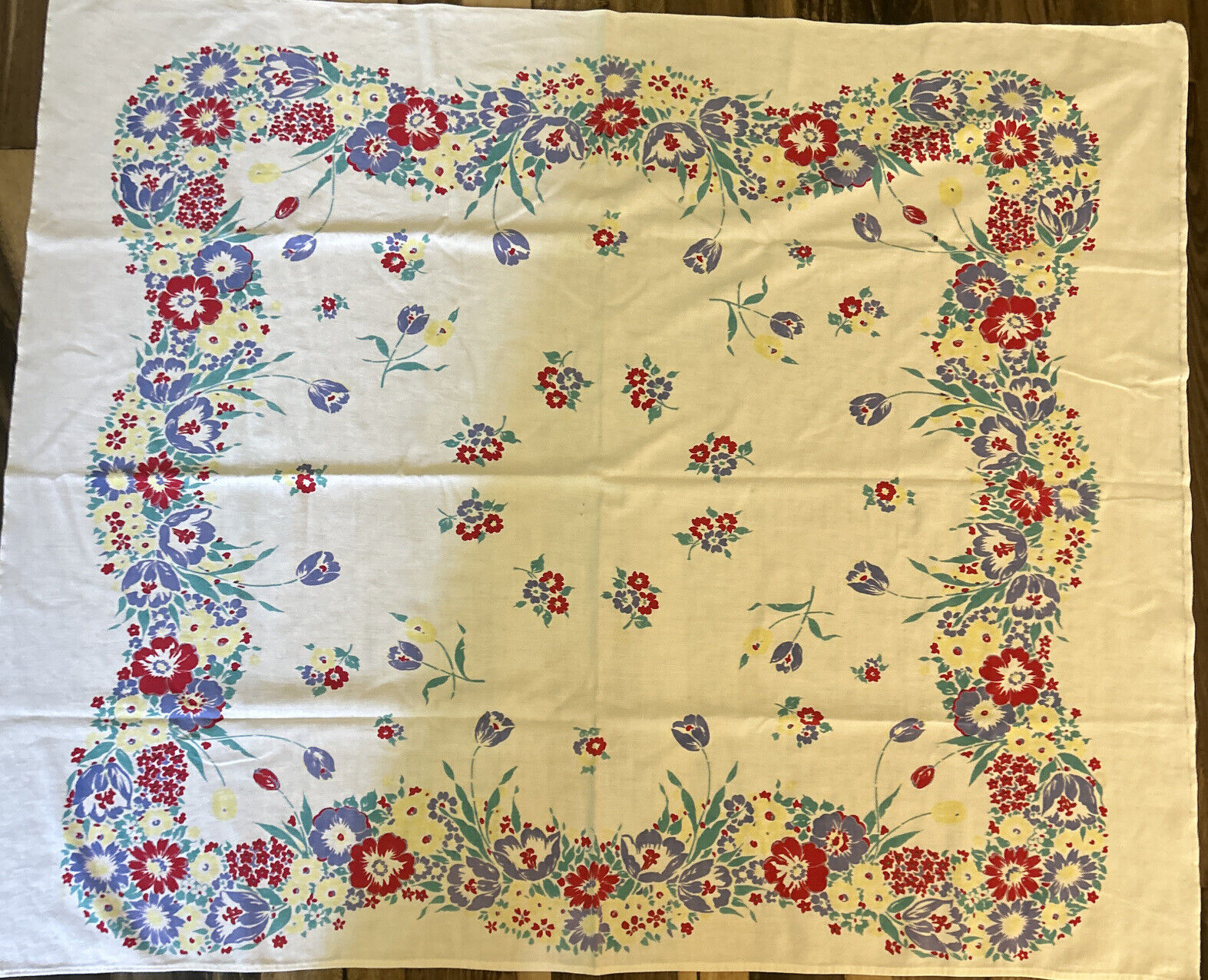 Vintage Kitchen White Red Blue Flower Tablecloth Cottagecore Textile 52”x42”