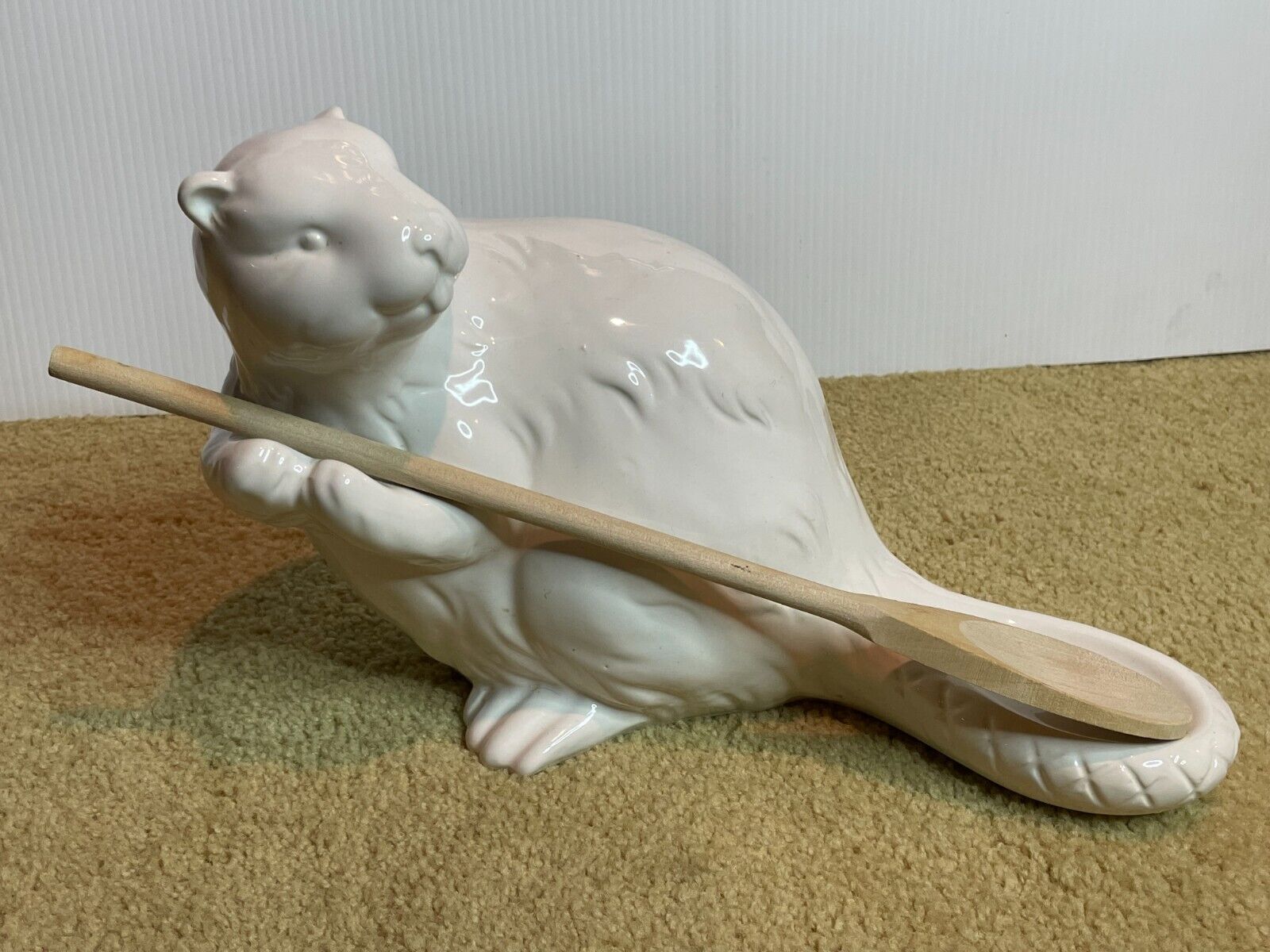 Large White Ceramic Figural Beaver Spoon Rest Sculpture Holder Figurine 8 1/2\