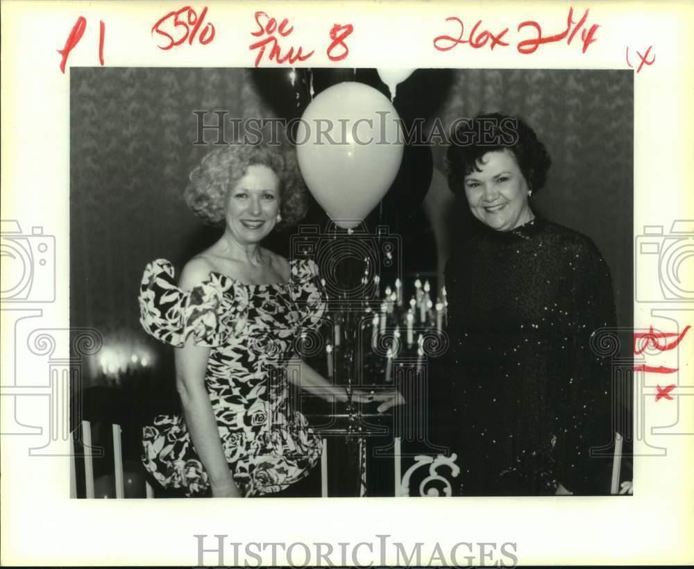 1991 Press Photo Betty Holder & Mary Sirgo at Kenner Y.M.C.A. Fund Raiser