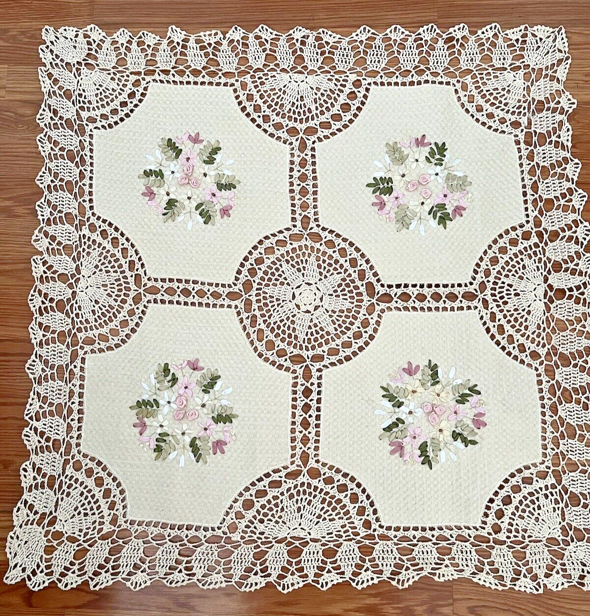 Vintage Victorian Style Handmade Square Table Cloth/Cover Floral Pattern