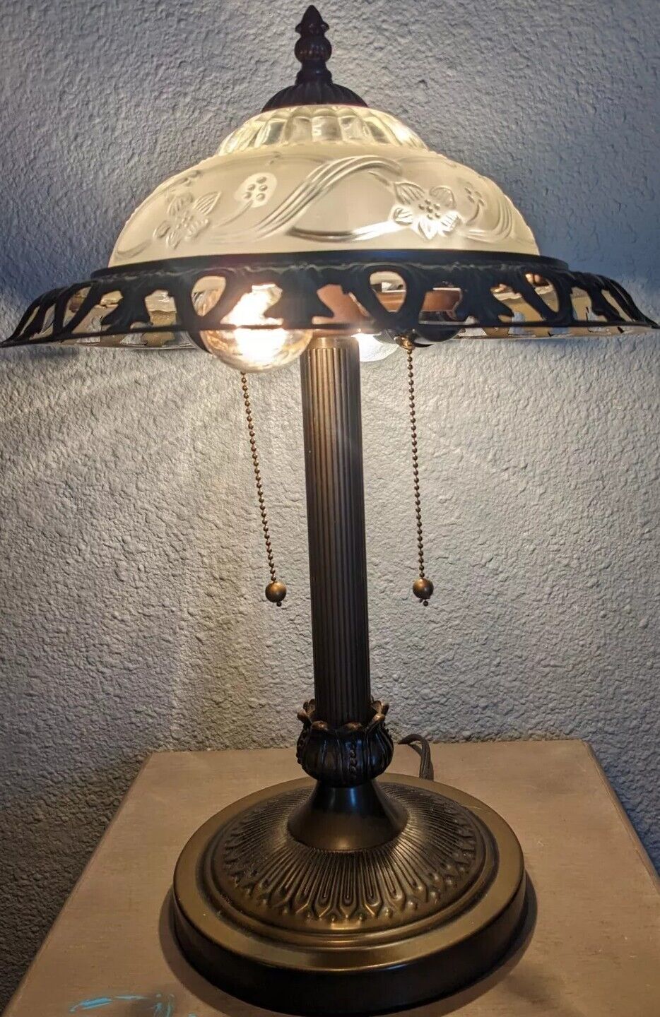 Vintage Brushed Metal Etched Glass 2 Bulb Table/Reading Lamp 19\