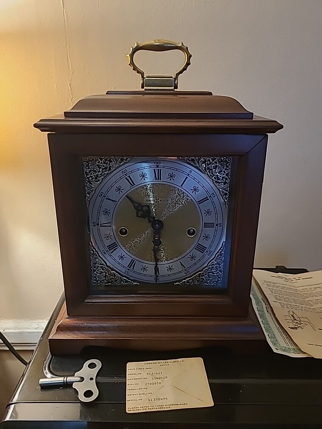 Vintage Howard Miller Model 612-437 Keywound Mantel Clock Westminster Chime Read