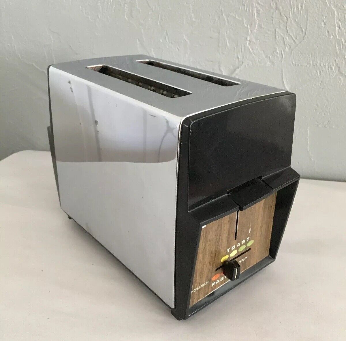 Vintage Toaster 2 Slice SCM Proctor-Silex  Bread Pastry Pop-Up MCM Model 20627