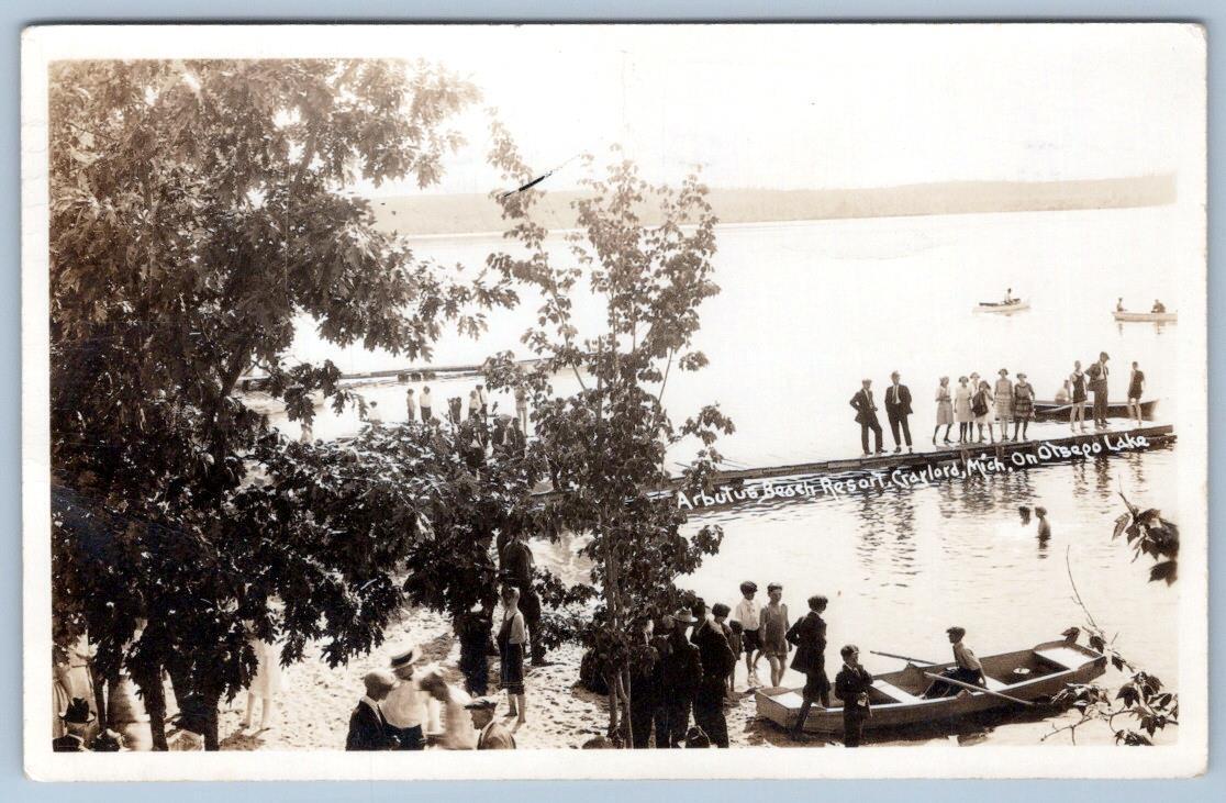 1946 RPPC ARBUTUS BEACH RESORT GAYLORD MICHIGAN ON LAKE OSTEGO PHOTO POSTCARD