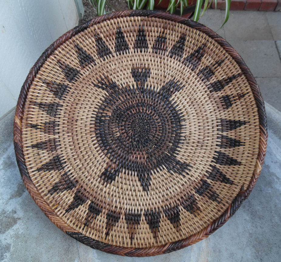 TRIBAL  PICTORIAL TURTLE INTRICATE WOVEN FLAT TRAY BASKET 13\