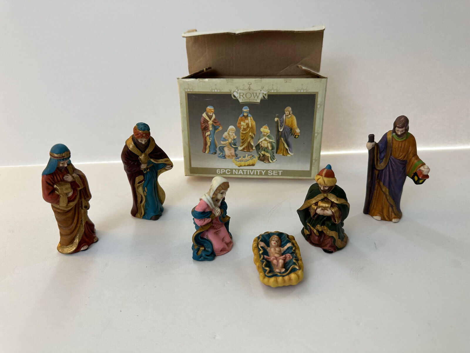 Vintage World Bazaar Crown Accents 6 Pc Mini Nativity Set Christmas NEW
