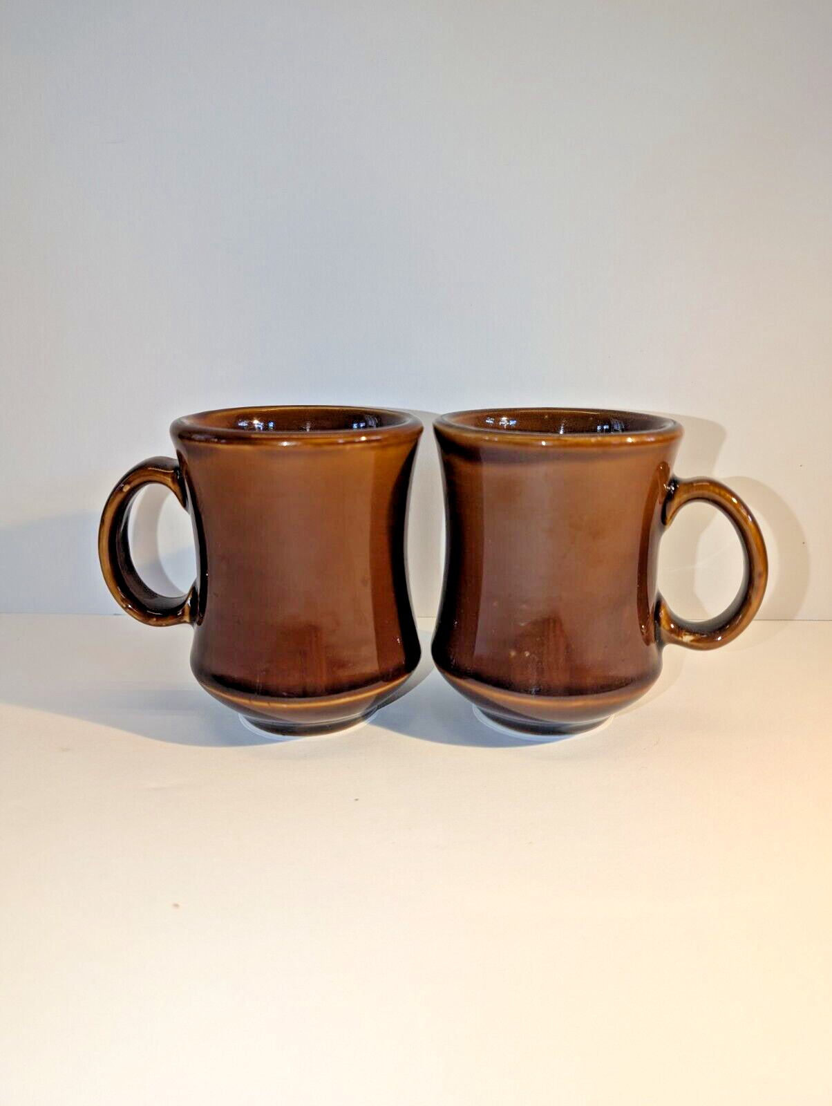 Pair Vintage Crestware Brown 6 oz Bell Curved Heavy Thick Diner Coffee Mugs