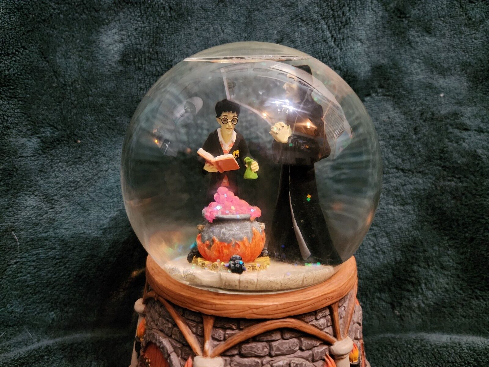 2001 Enesco Harry Potter Musical Snow Globe Hungarian Dance #5 Snape and Harry
