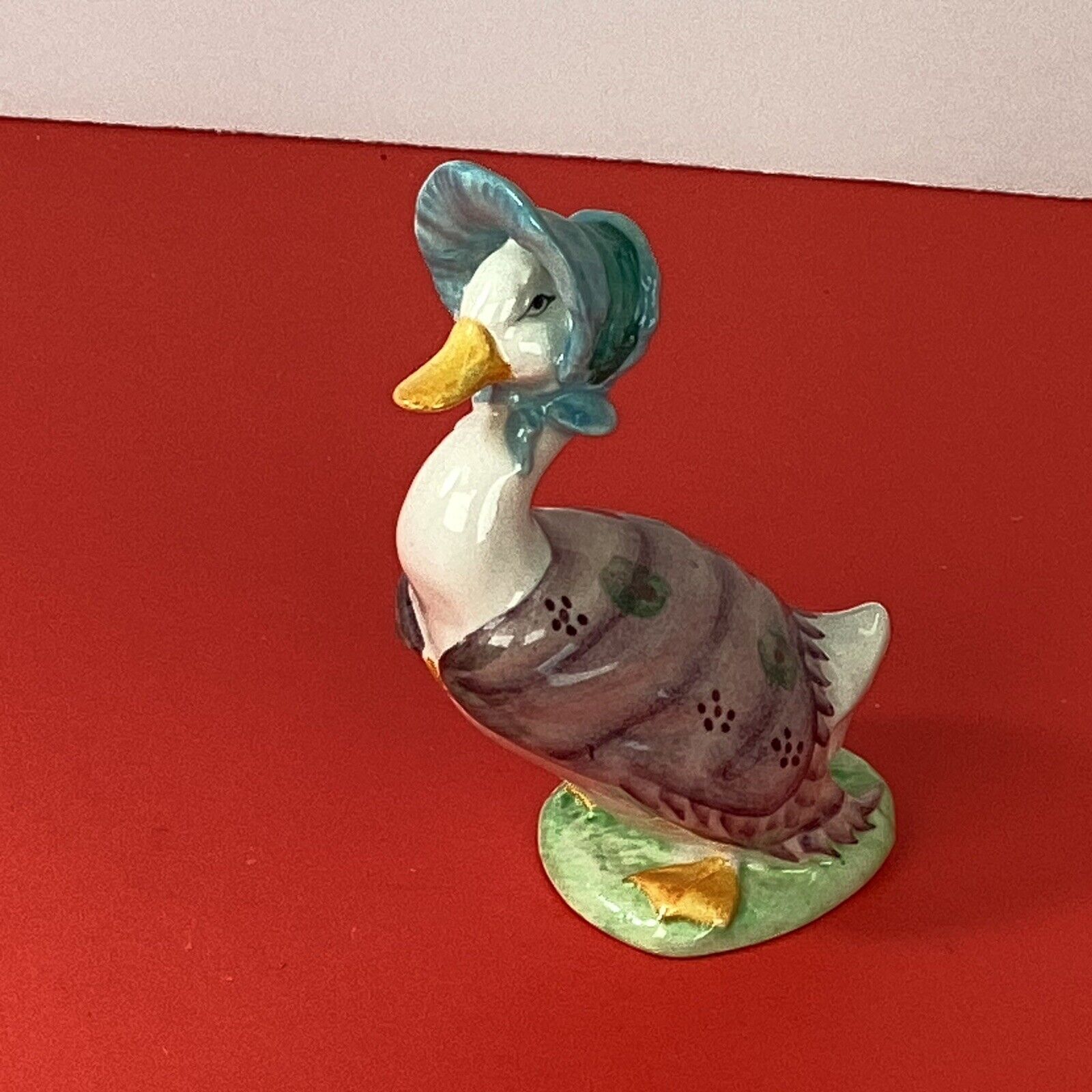 Beatrix potters Jemima puddle duck England ceramic figurine￼