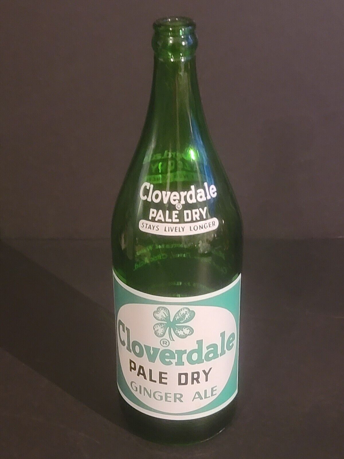 Vintage RARE 32 oz CLOVERDALE SODA Ginger Ale Pale Dry GREEN BOTTLE Baltimore MD