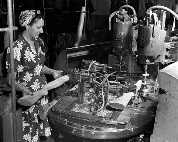 Woman Factory Worker Springfield Rifle Armory 8x10 WW2 WWII Photo 928