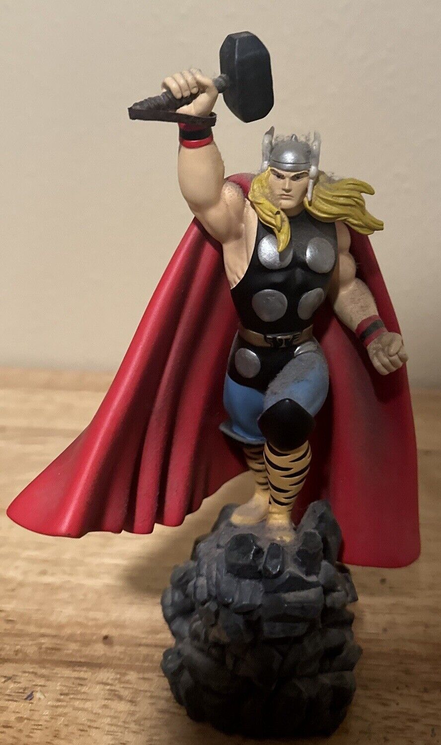 BOWEN DESIGNS Marvel Comics The Mighty Thor Full Statue vintage