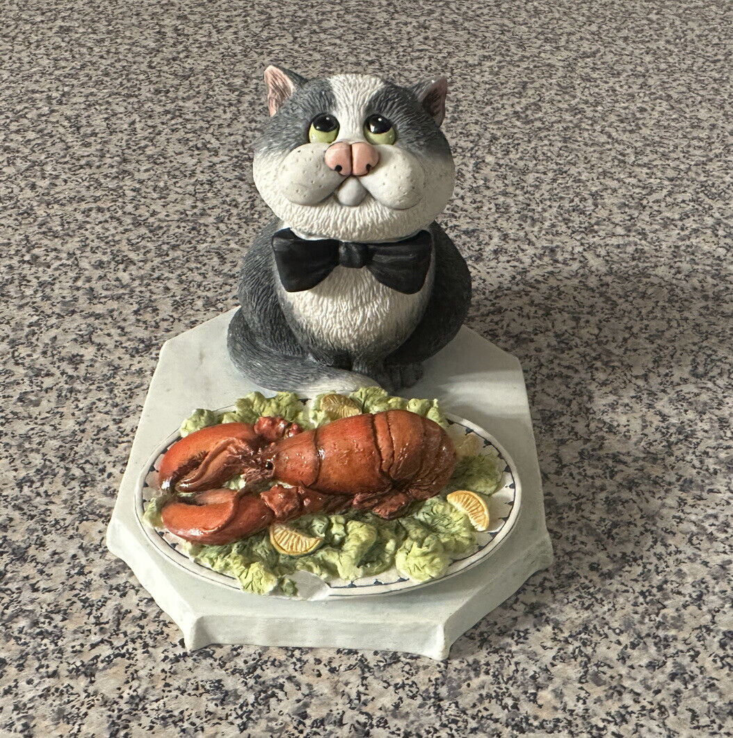 2004 Comic & Curious Cats A3088 Dinner Is Served (Cat With Lobster) Figurine
