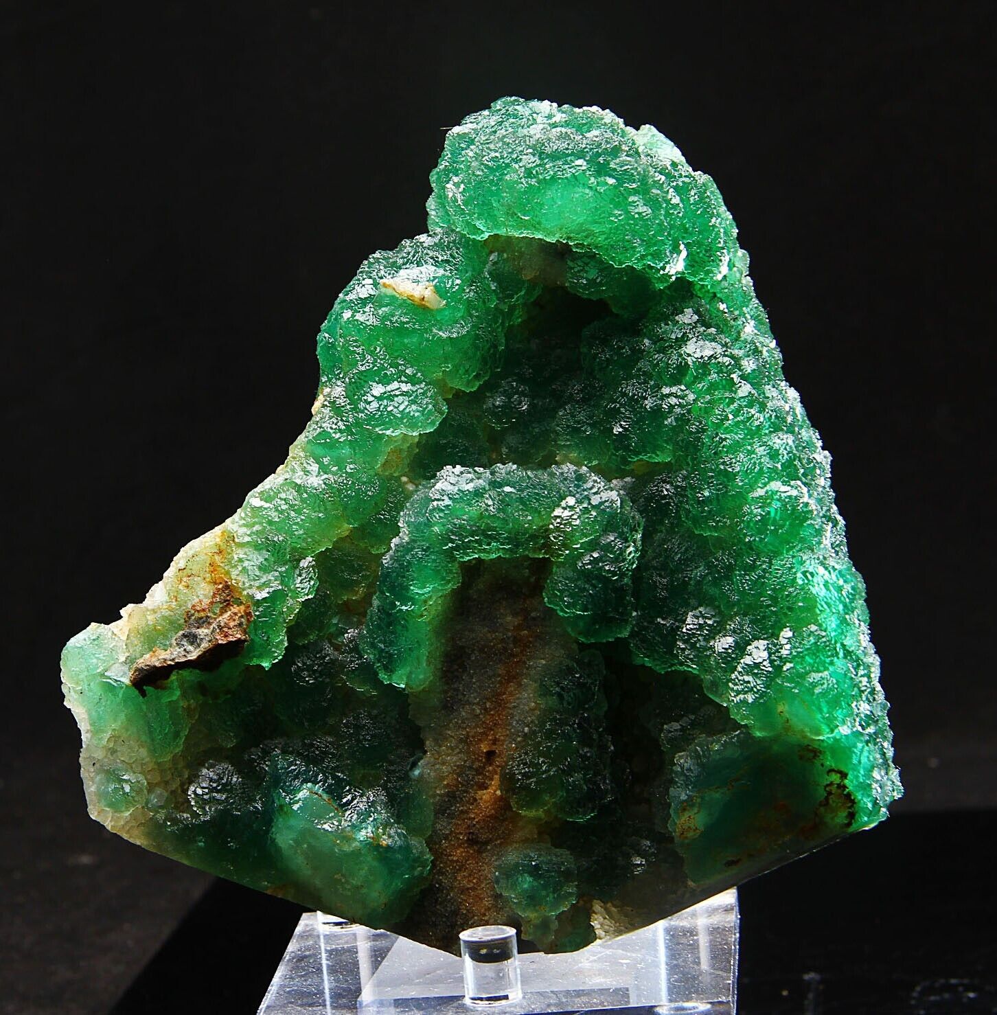 1760g natural spherical emerald green fluorite specimen decoration/China