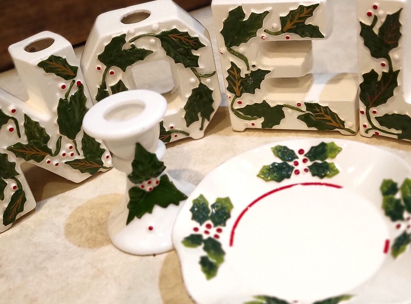 Vtg 6pc NOEL Christmas White Letters Holly Ceramic Candle Holder & Dish Lippers 