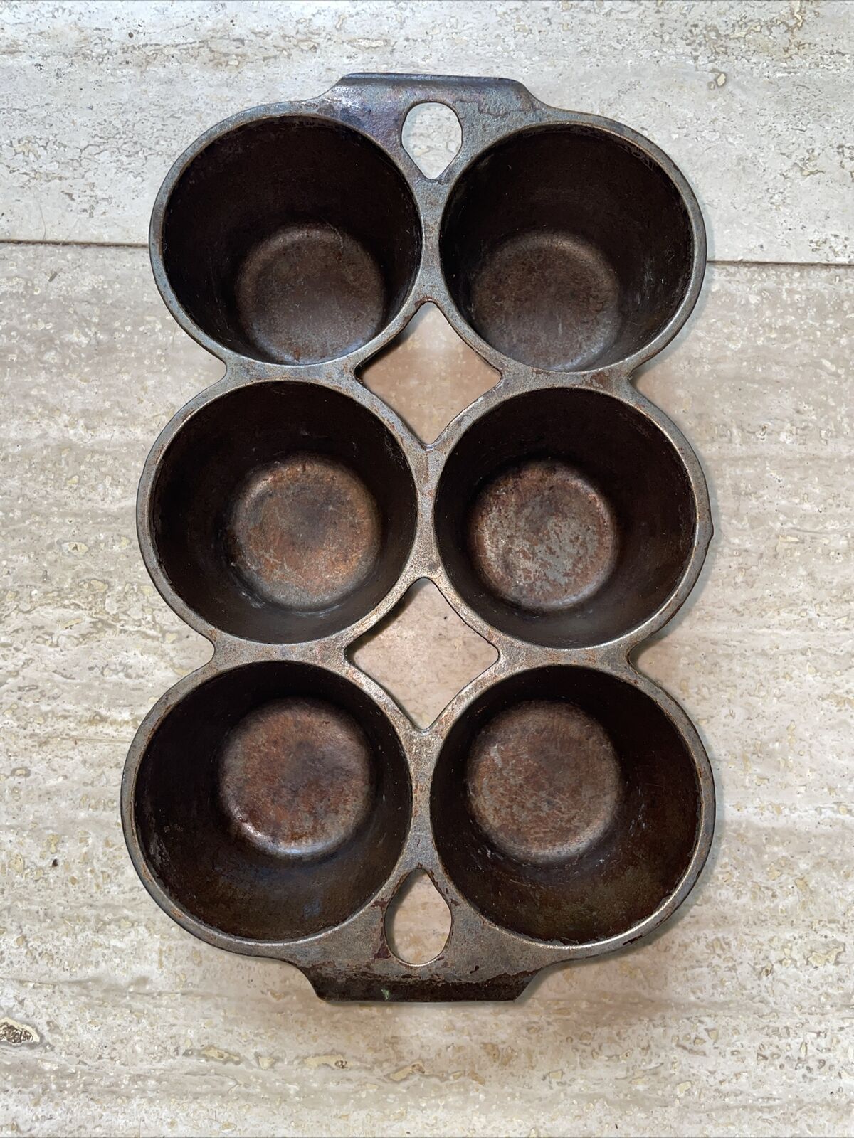 Vintage Griswold Erie, PA U.S.A. Raised Letters No.18 Cast Iron Muffin Pan 6141