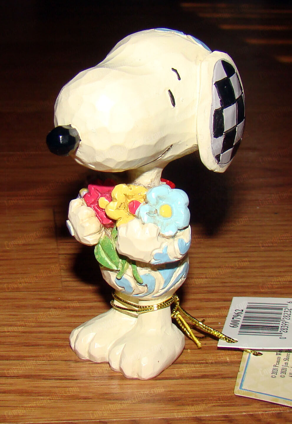 Peanuts by Jim Shore - Snoopy with FLOWERS (6007962) Miniature Boutique