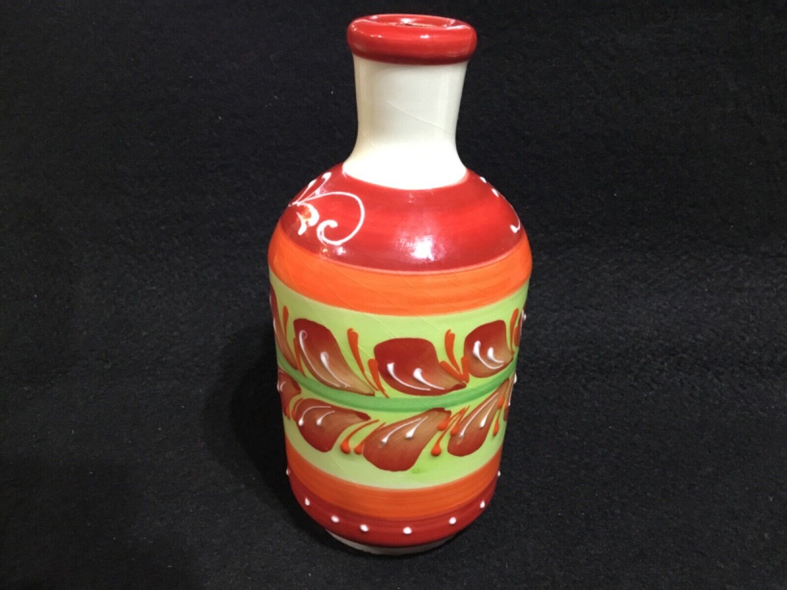 7 1/2” Beautiful Ceramic Vase