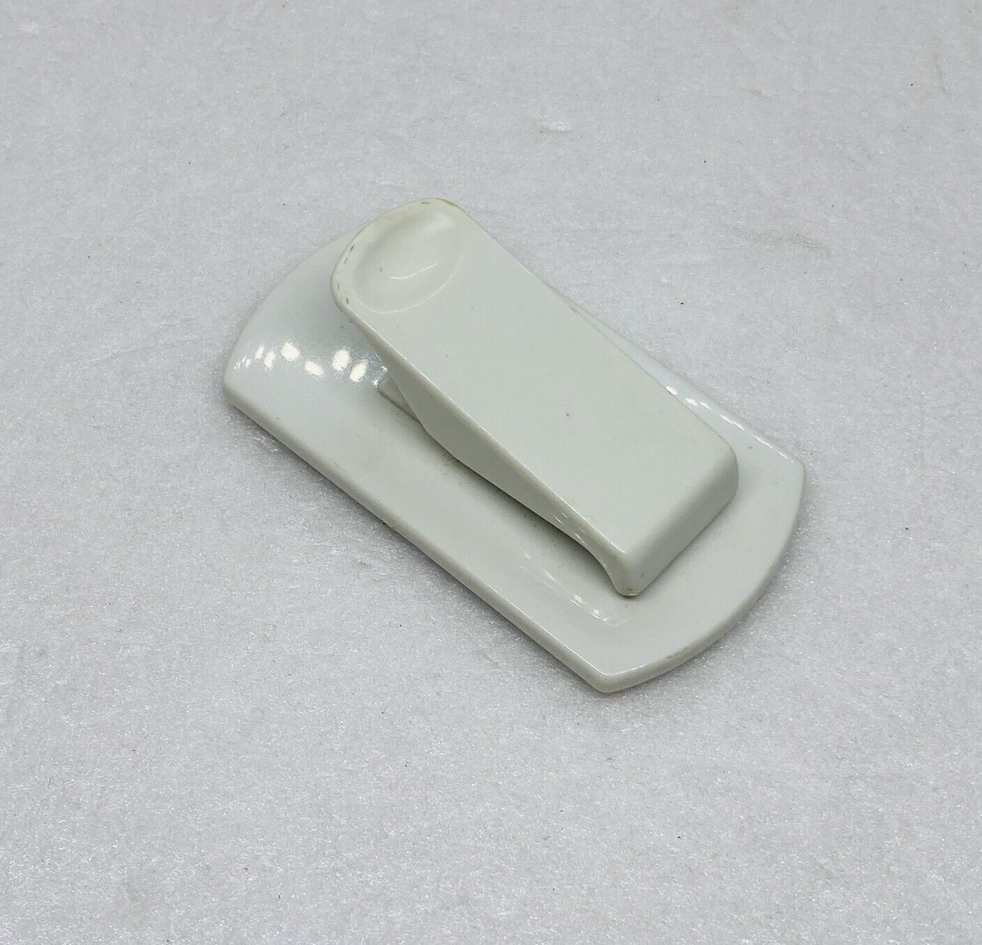 Vintage 1990s White Note Clip Fridge Magnet 2.75” Art Decor 26