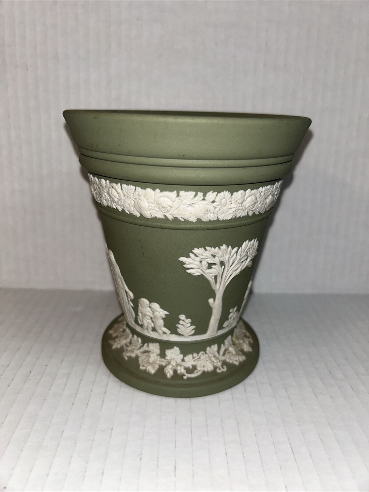 Wedgwood Jasperware Green & White Flower Vase Tree Grapevine