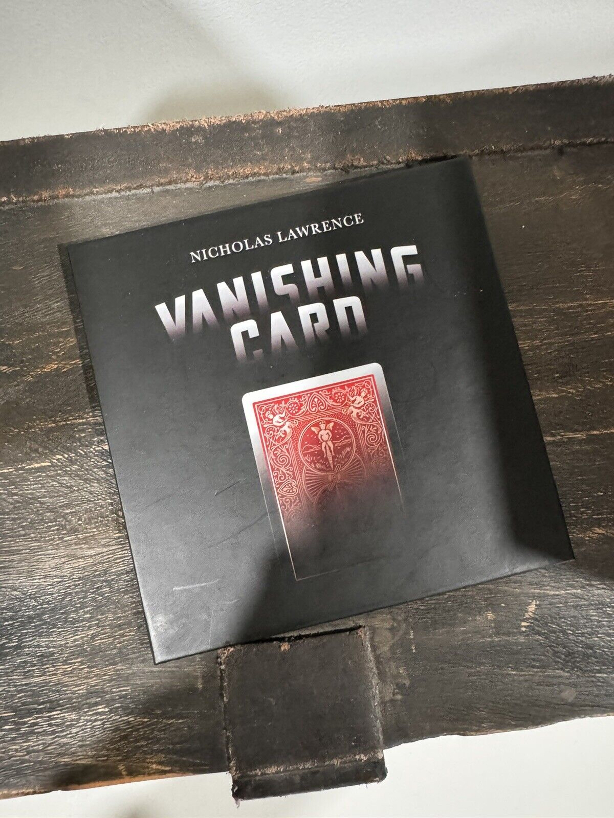 The Vanishing Card by Nicholas Lawrence - Trick