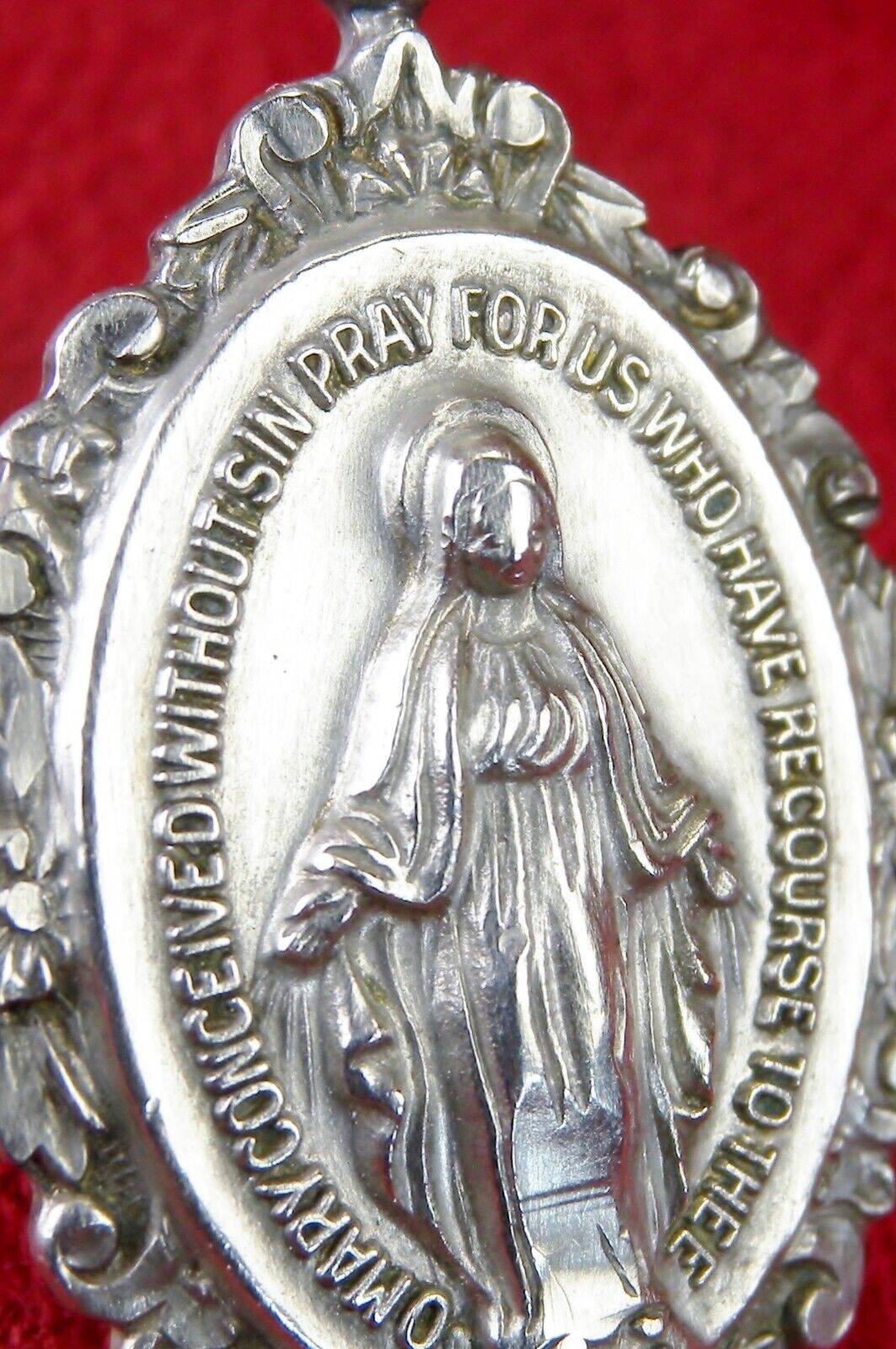 Carmelite Nun's 6 GRAMS Sterling Catherine Labouré Catholic Miraculous Medal