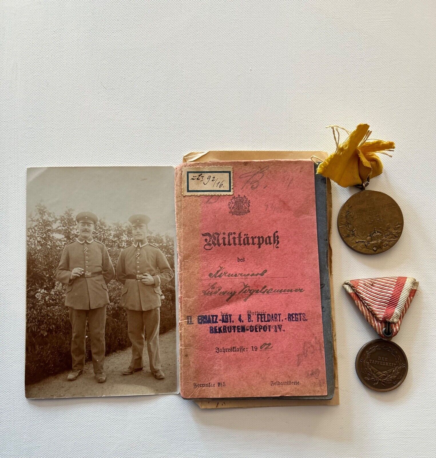 WW1 2 X GERMAN MEDALS AND SOLDIERS ENLISTMENT BOOK TRUE COLLECTORS ITEM