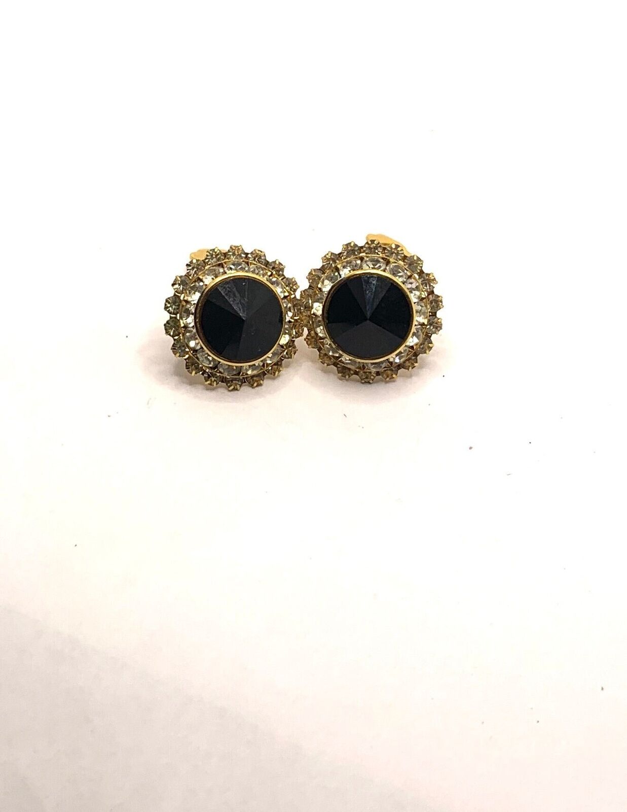 Vintage gold tone rhinestone black round center rivoli stone clip on earrings