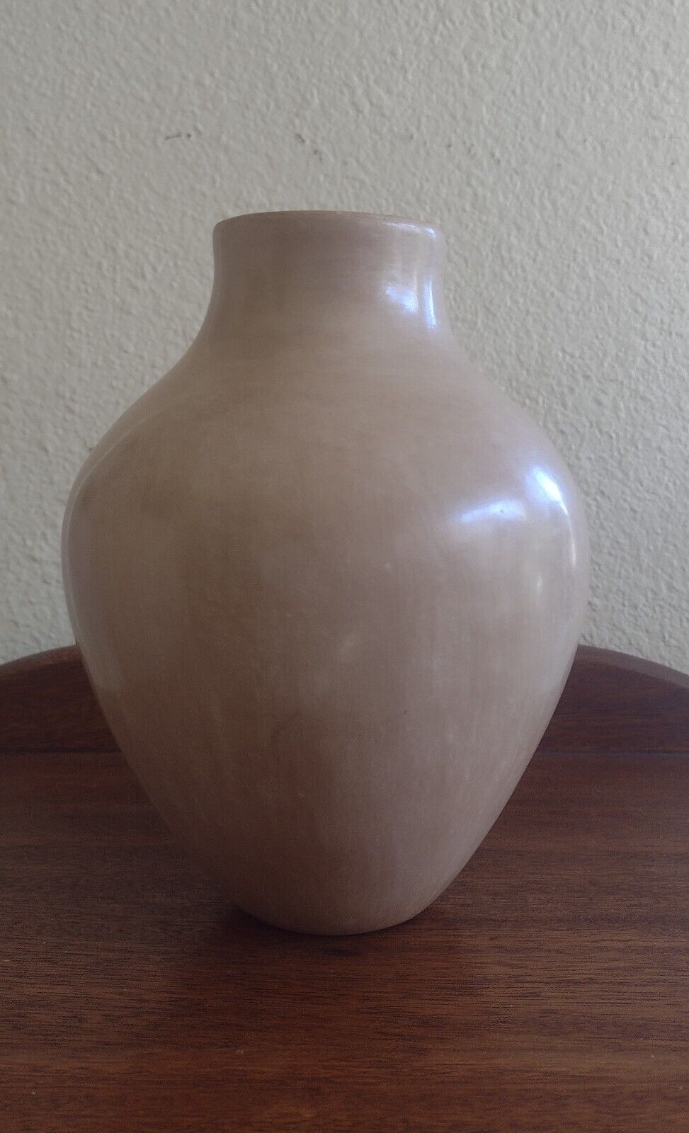 Beautiful Vintage Signed JUANITA FRAGUA Jemez Pottery Vase  Native American