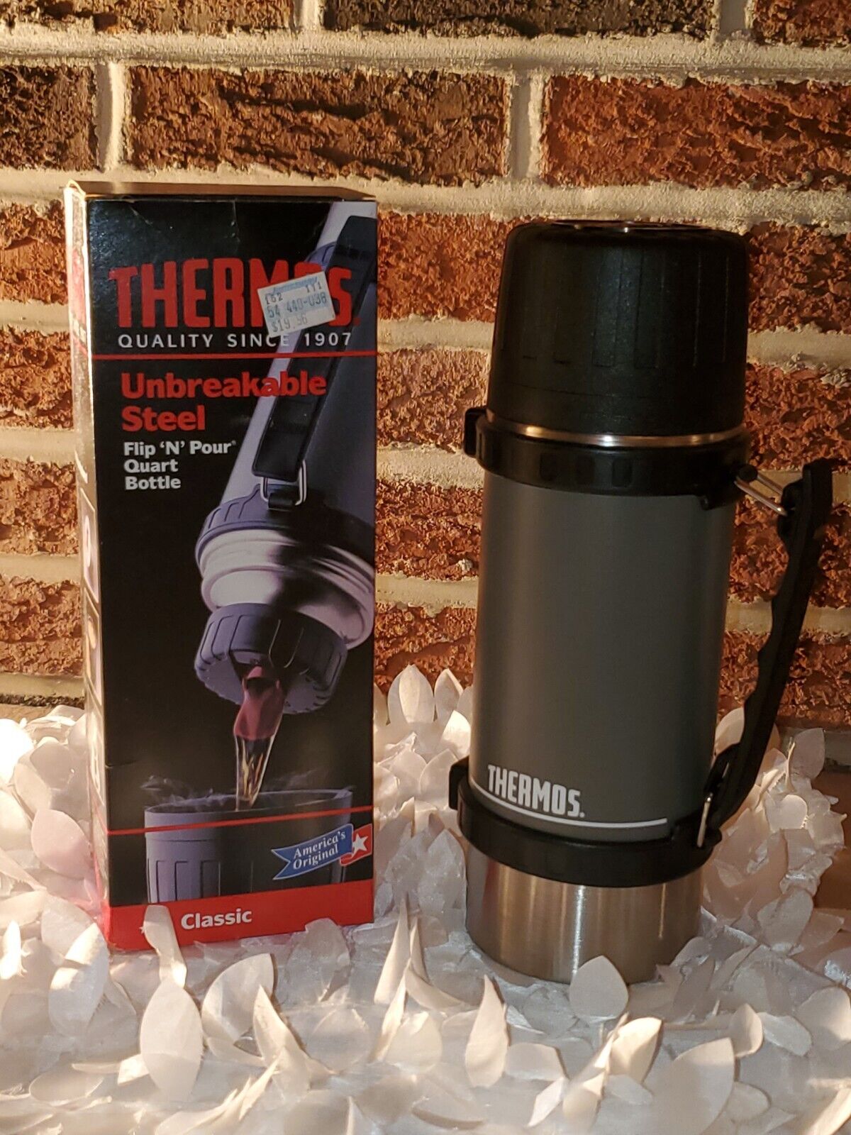Vintage BRAND NEW Thermos Unbreakable Steel Flip N Pour Quart Bottle Collectable