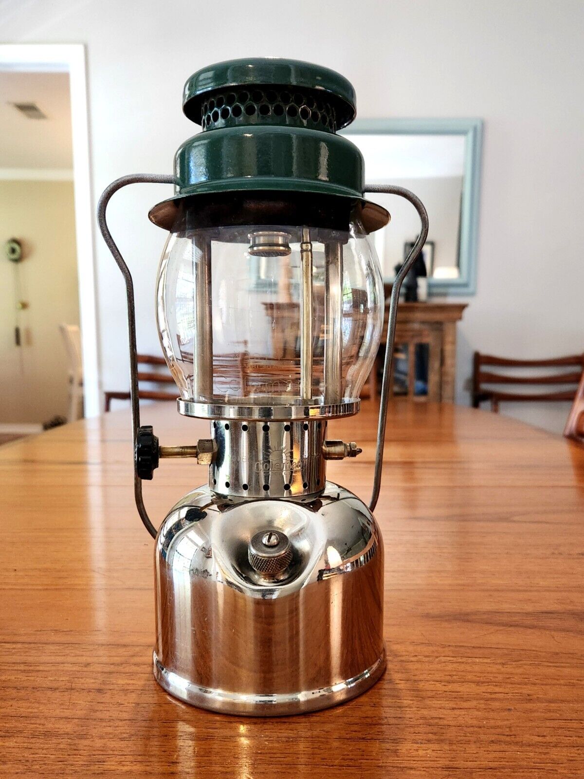 Coleman  Lantern 242 NL - All Original - Made in USA 11/1933 - (not 200A, 202)