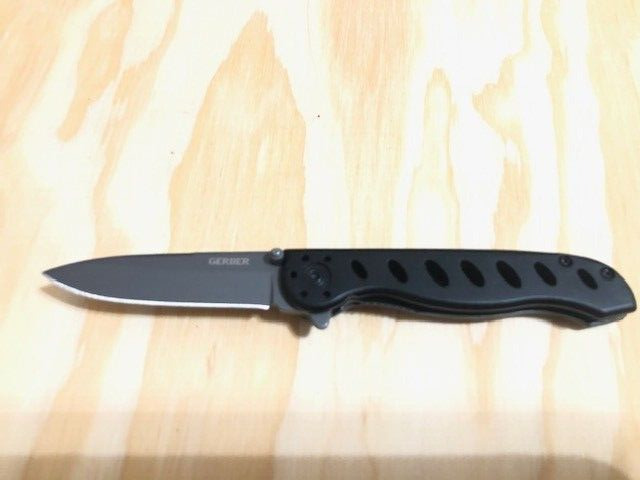 Gerber 4660322A3 Parafram folding lock blade knife BLACK handle—Great Condition
