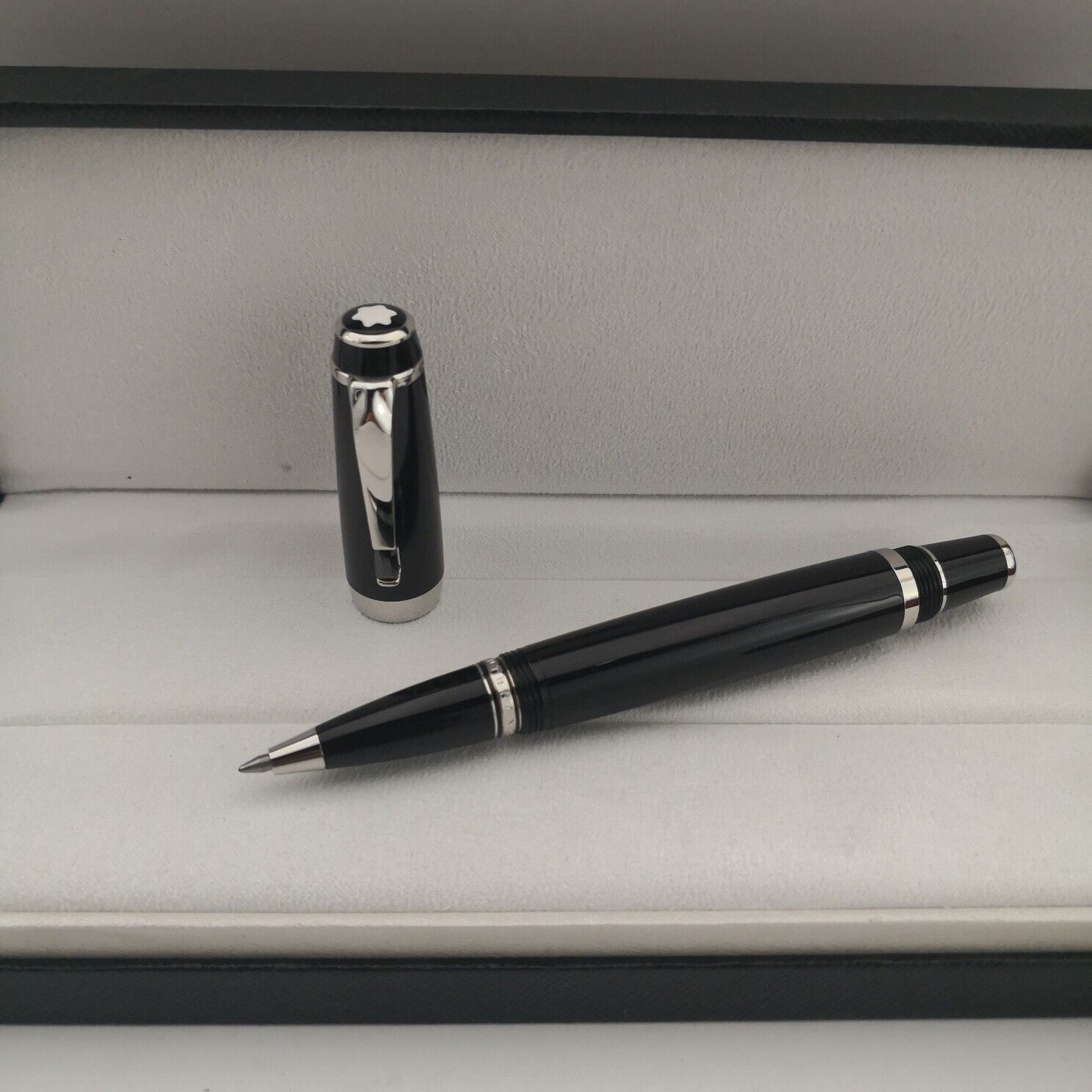 Luxury Bohemia Resin Series Bright Black+Silver Clip 0.7mm nib Rollerball Pen