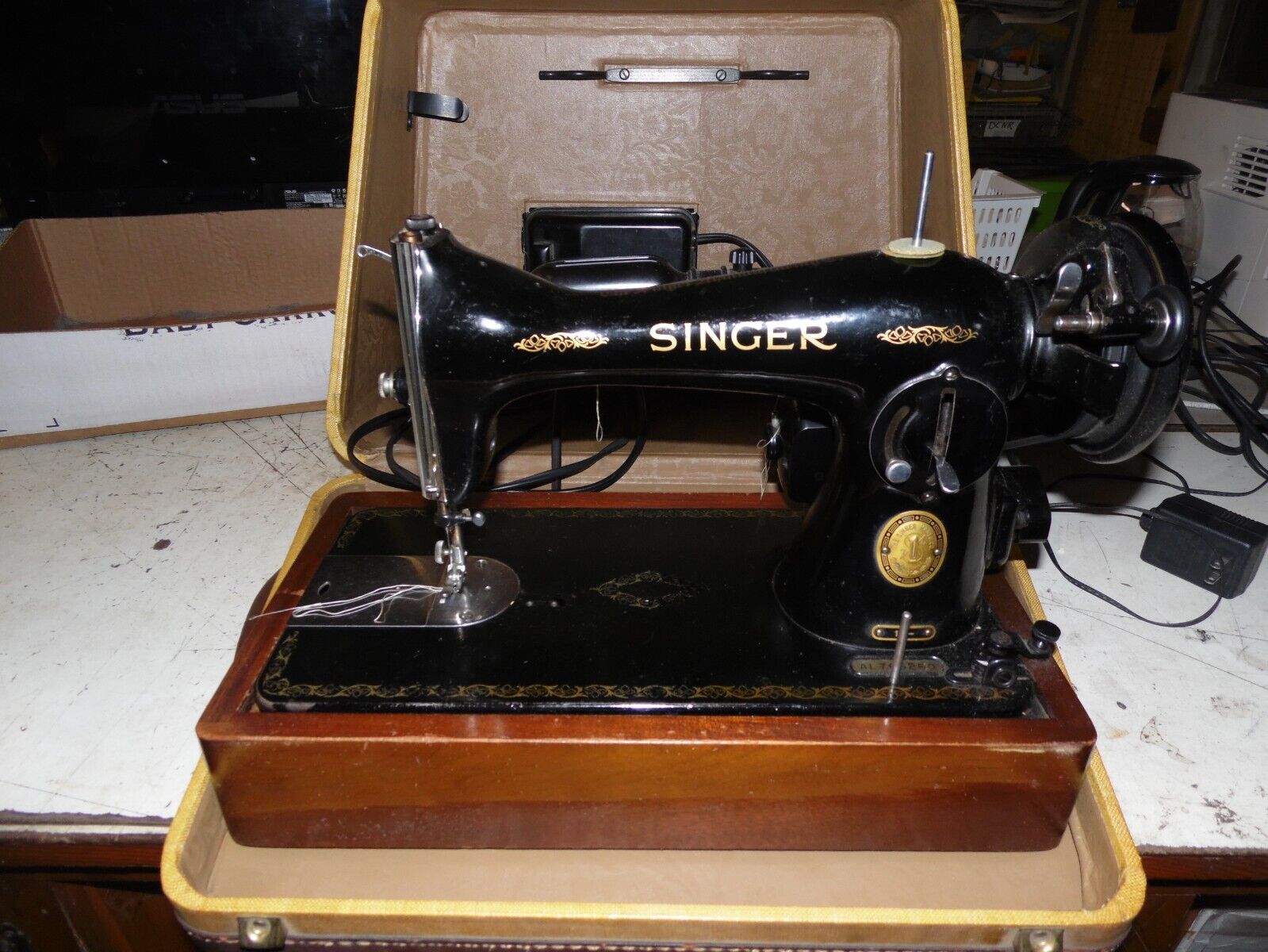 Vintage Singer 15-90 Sewing Machine with Case