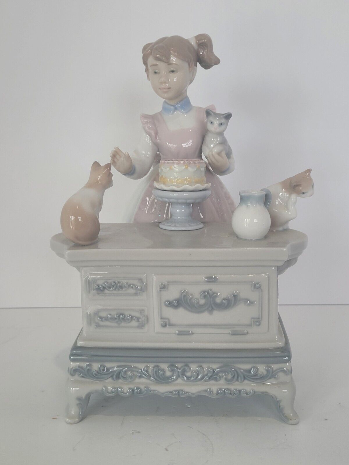 Rare #6134 Lladro Birthday Party RETIRED 1998 Mint condition With Box
