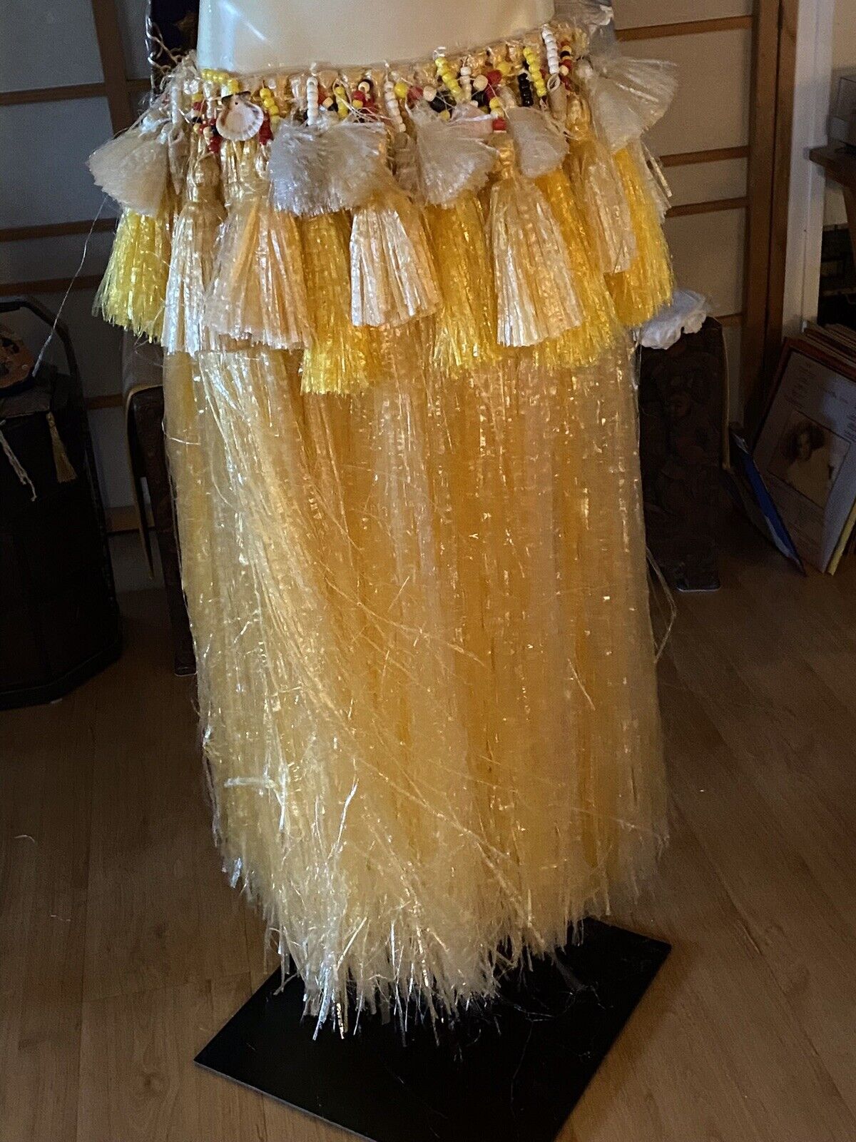Handmade Beautiful Solo Tahitian Dancer Full Skirt. 35” Waist/ 36”  Length. New