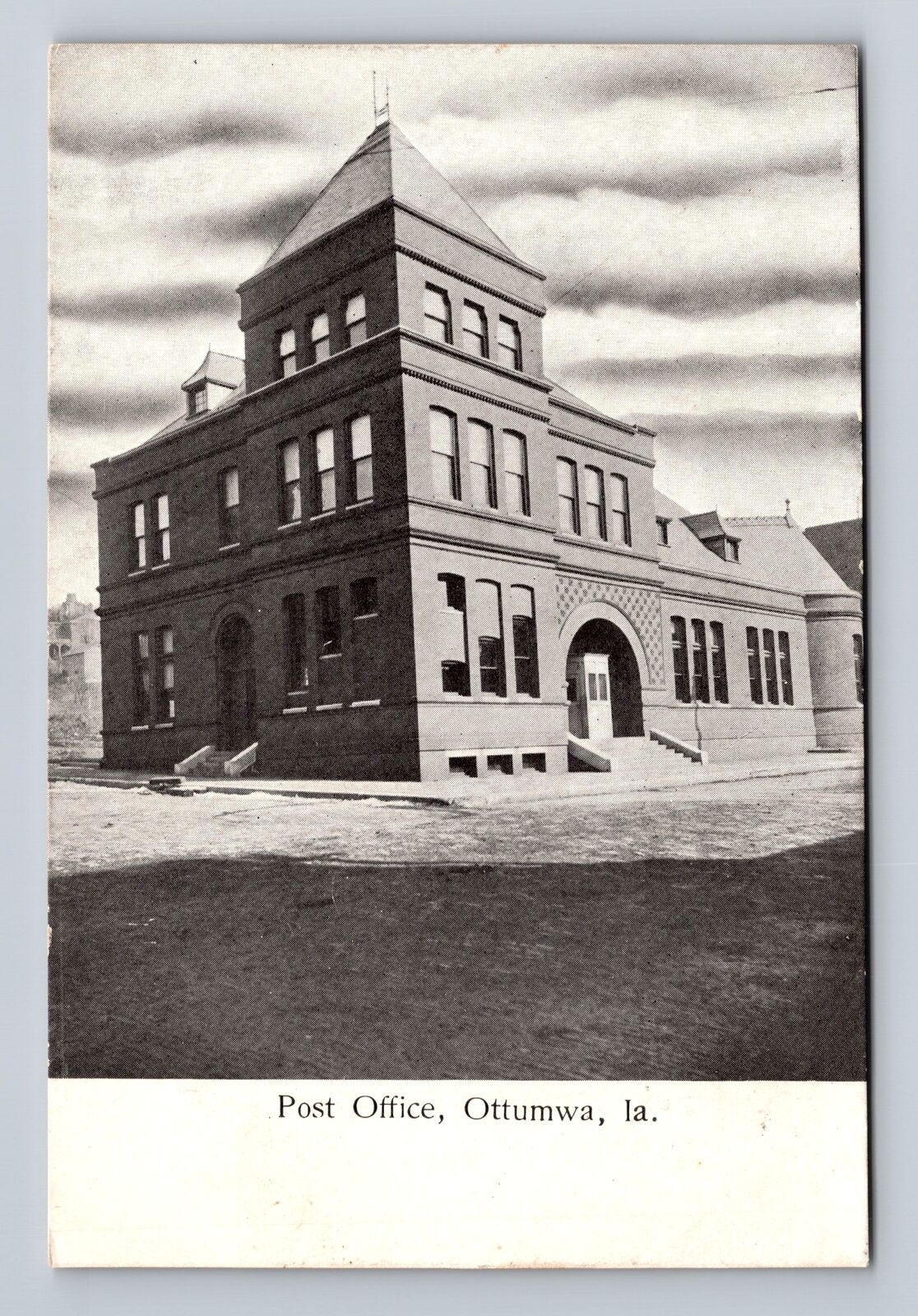 Ottumwa IA-Iowa, United States Post Office, Antique Souvenir Vintage Postcard