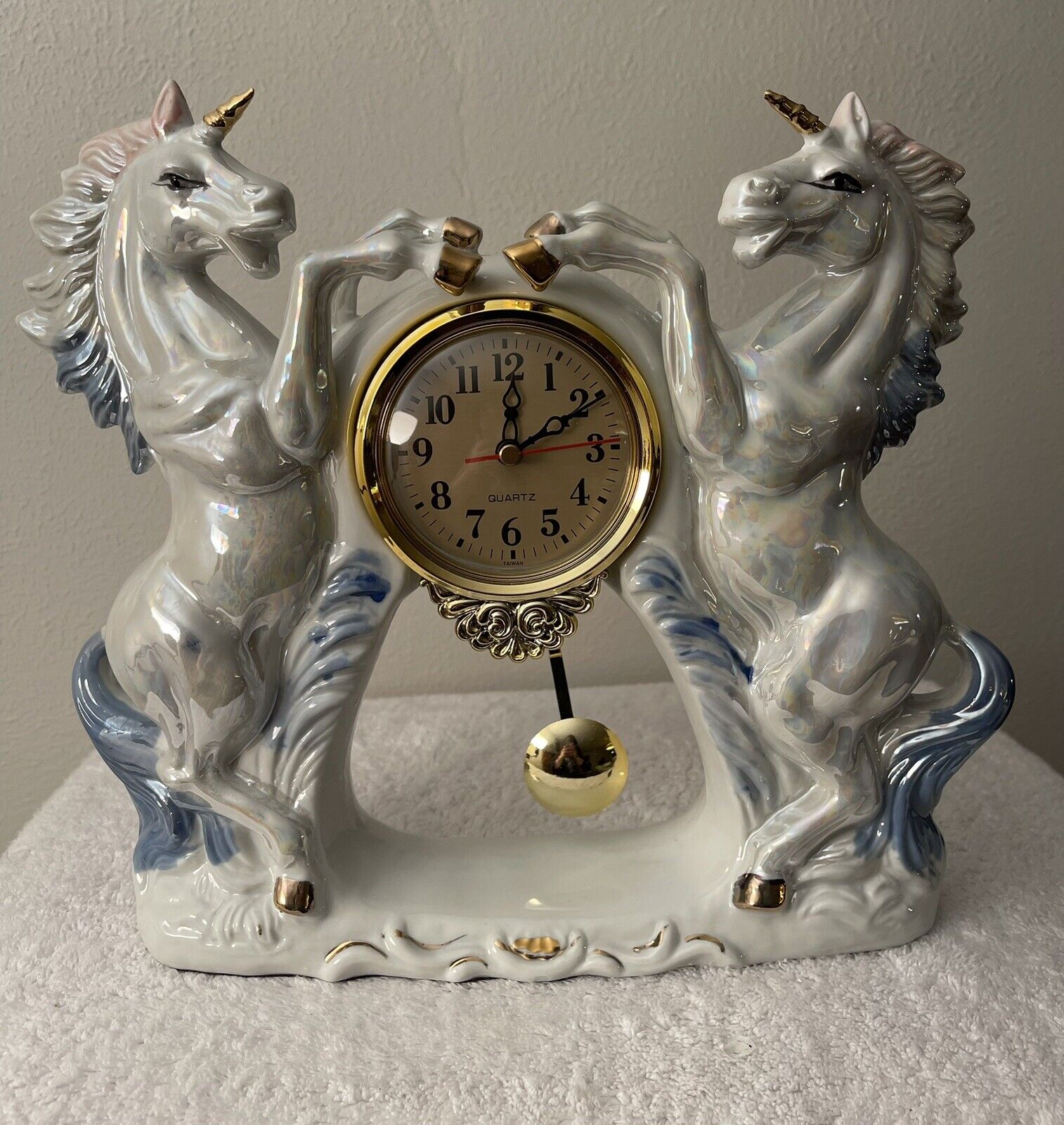 Vintage RARE ELECO Iridescent Double Unicorn Clock W/ Pendulum Pink/blue/white