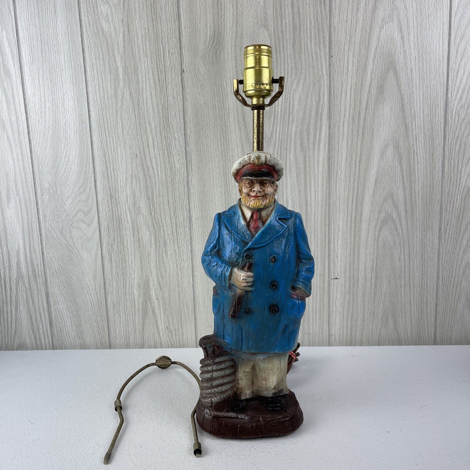 Vintage Home Craft Ship's Captain Nautical Table Lamp **READ**