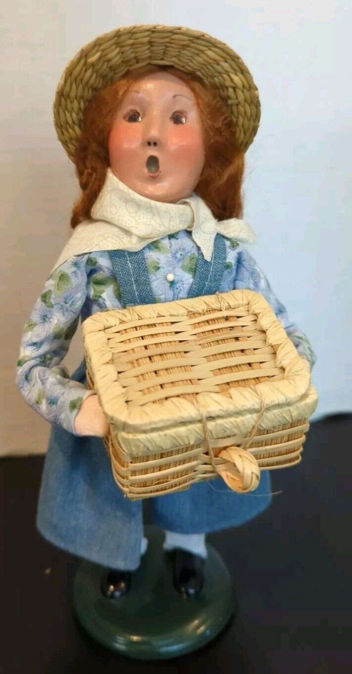 Byers Choice The Carolers 2014 Country Girl with Picnic Basket Signed