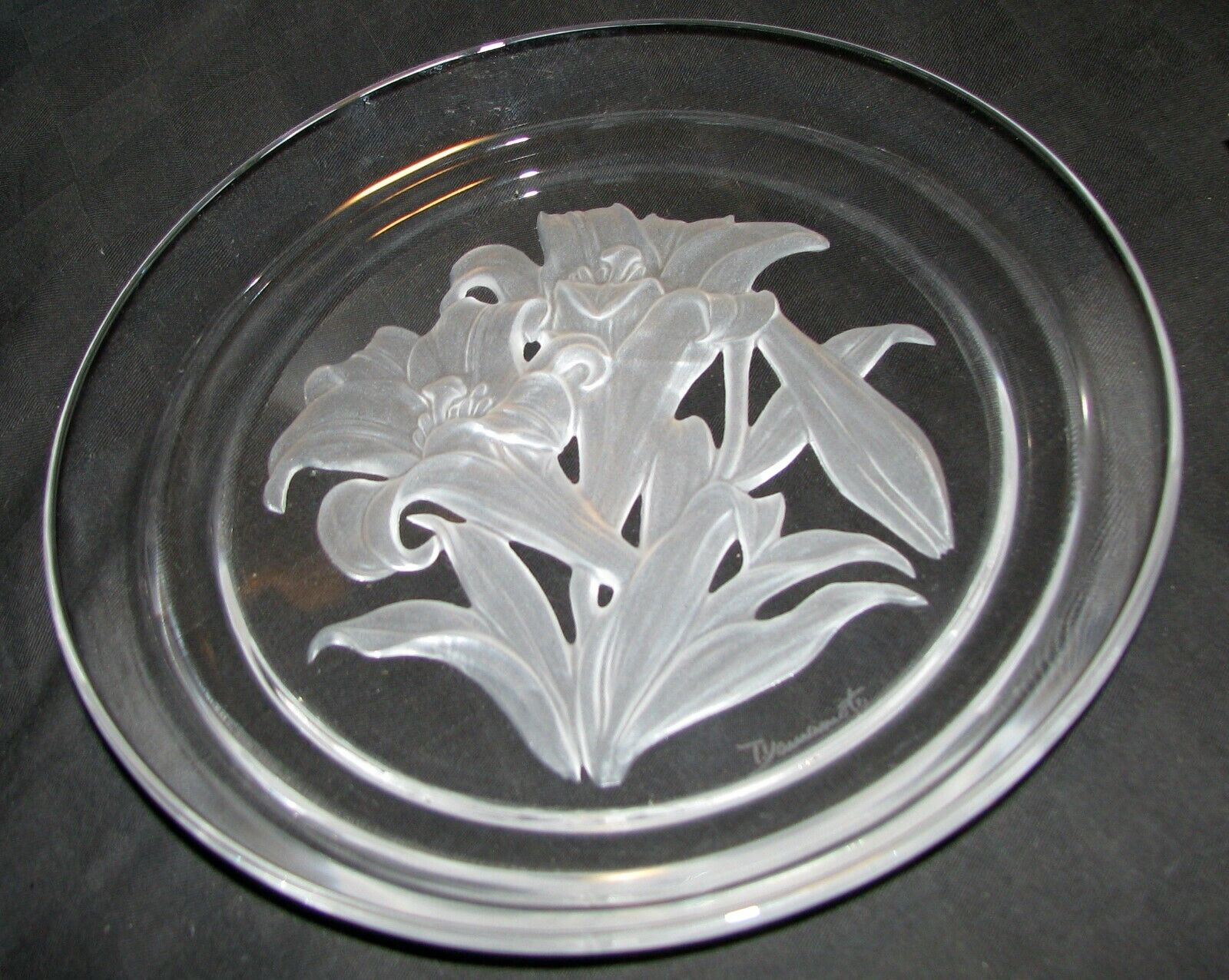 T. Yamamoto Cut Glass Lilies Lily Crystal Plate 8 1/4\